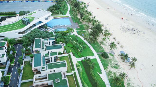 在人潮湧湧的網紅秘境 邂逅清新空氣及浪花