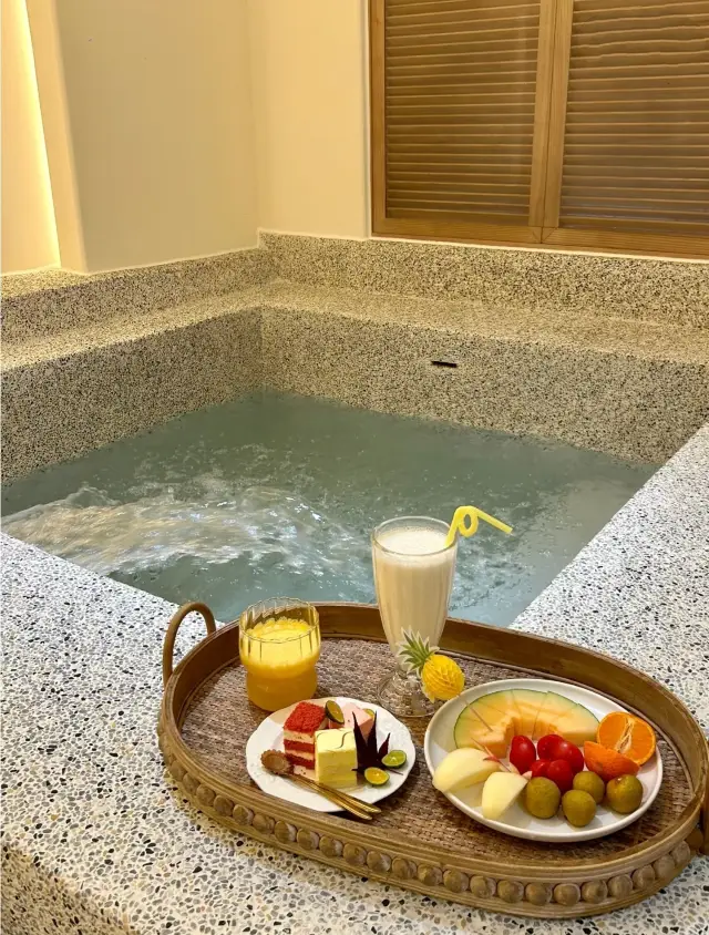 Một khách sạn suối nước nóng tư nhân tuyệt đẹp mới đã khai trương tại núi Emei!