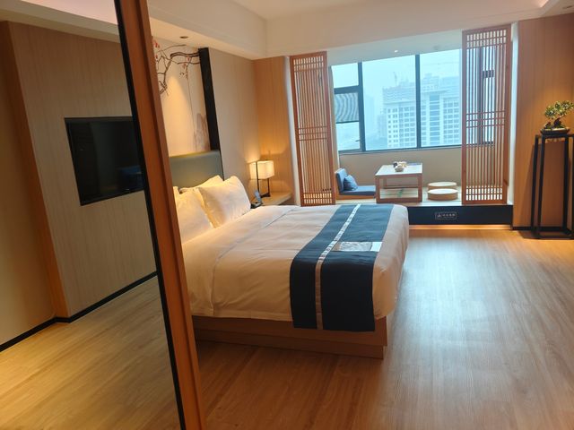 捕捉春日的第一場盛開，每一瓣都是光影的詩