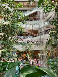 Floating trees! 😱 This is a must-visit shopping mall in Chongqing! 
