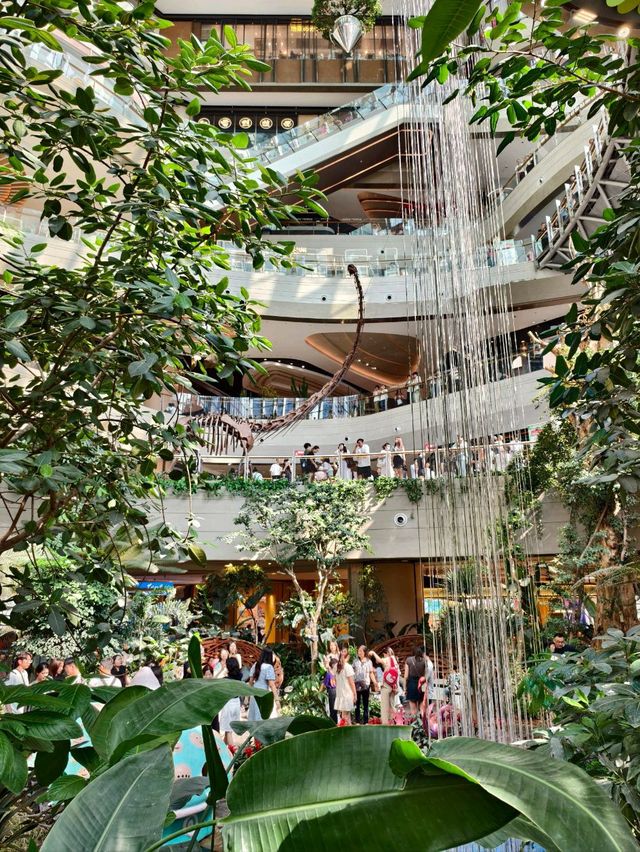 Floating trees! 😱 This is a must-visit shopping mall in Chongqing! 