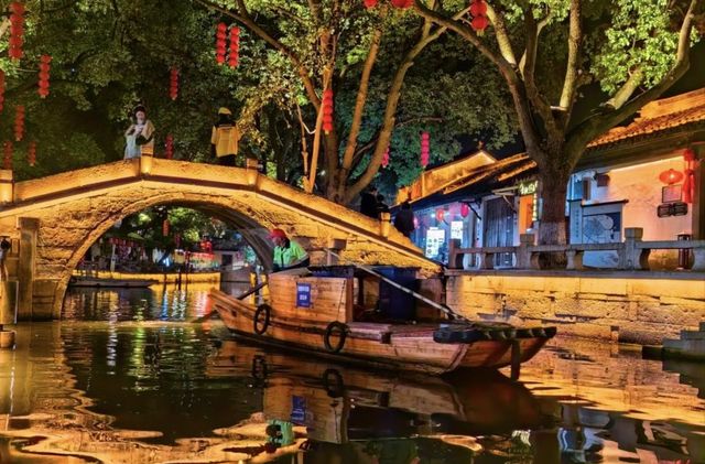 「搖櫓船穿梭15座宋橋！夜宿退思園慳返冷氣費」
