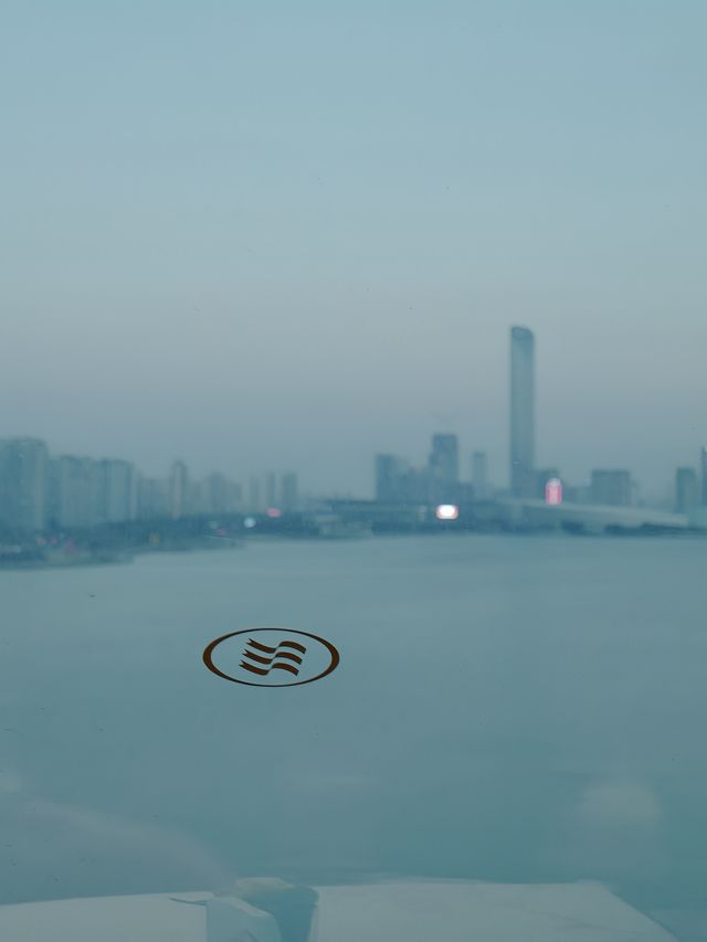 住進「郵輪」裡睇金雞湖：推窗即畫，枕水而眠