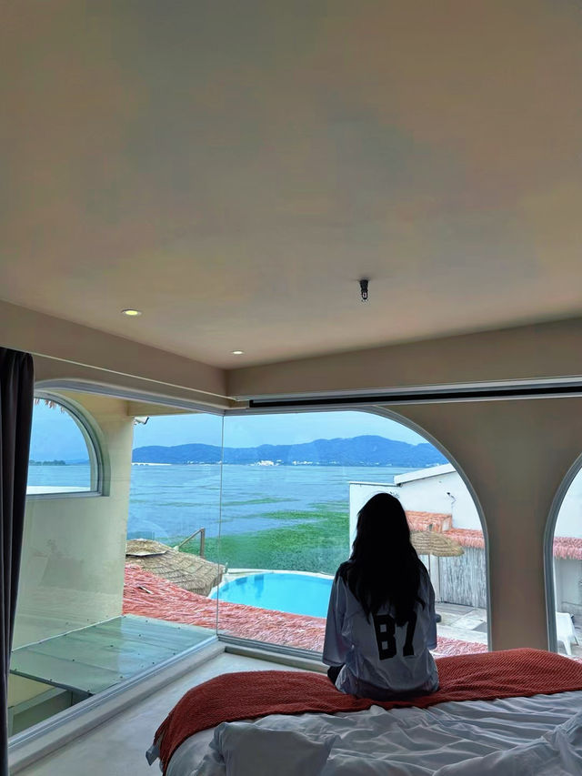 夏日炎炎，解鎖無邊際泳池嘅絕美POSE，湖景民宿
