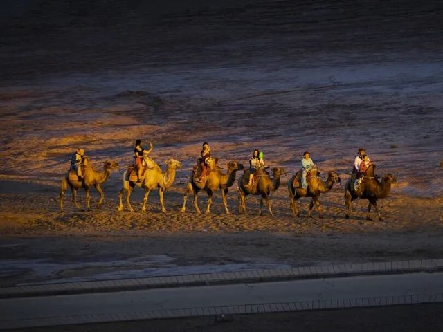 鳴沙山月牙泉冬春遊，大漠乘駝體驗絲路風情