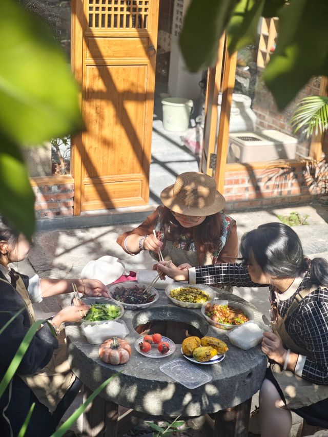 在婺源的冬日裡，遇見一家能曬陽玩陶的治癒民宿｜近弦高古城3公