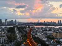 武漢夜遊黃鶴樓親測燈光秀美翻啦！