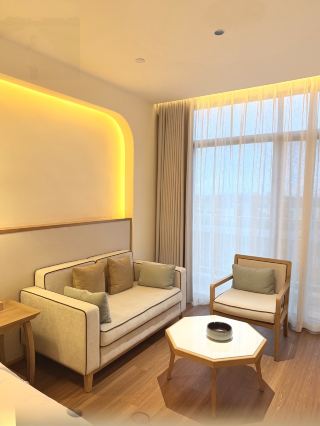 โรงแรมรีสอร์ทยอดนิยมบนภูเขาเอ๋อเหมยตั้งอยู่ริมทะเลสาบและภูเขา