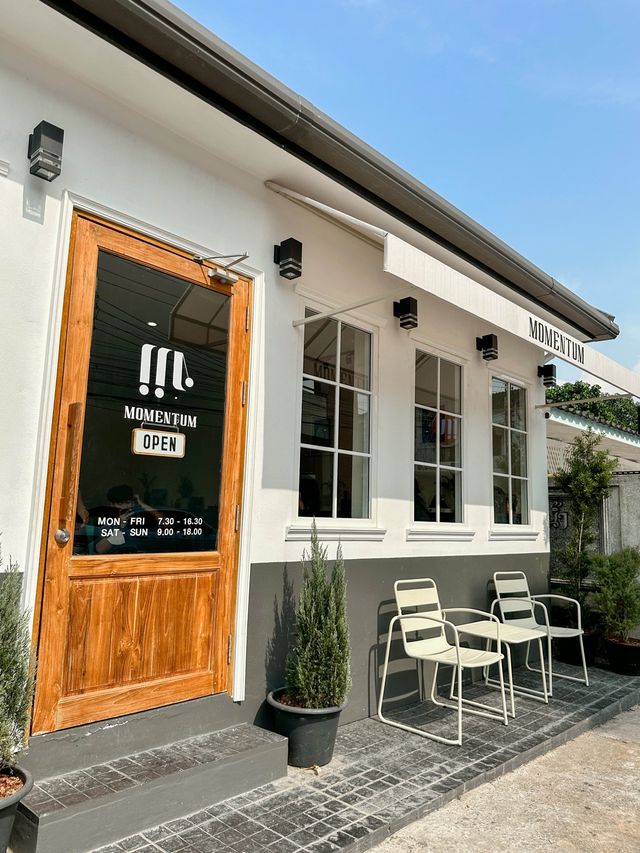Momentum Cafe 🌿