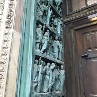 A Tour inside the Milan cathedral 