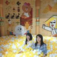 大人小孩都喜歡的歡樂line friends展😊