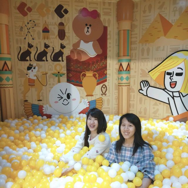 大人小孩都喜歡的歡樂line friends展😊
