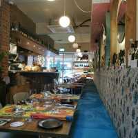 lovely restaurant in iconic neighbourhood