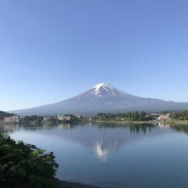 河口湖大橋上看富士山倒影