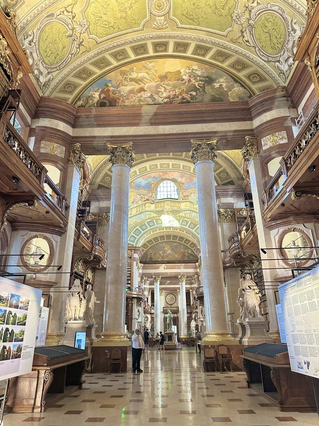 【ウィーン🇦🇹オーストリア】世界一美しい図書館