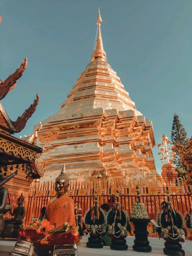 🙏 ไหว้พระเสริมสิริมงคลกันที่วัดพระธาตุดอยสุเทพ 🌄🍀