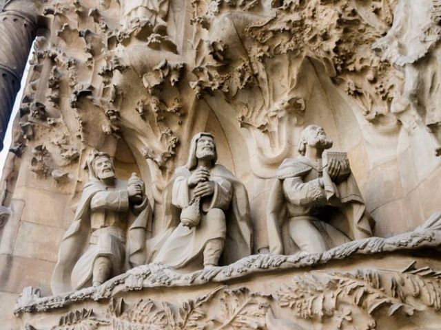 곡선으로 만 존재하는 가우디가 만든 사그라다 파밀리아 성당 ⛪️