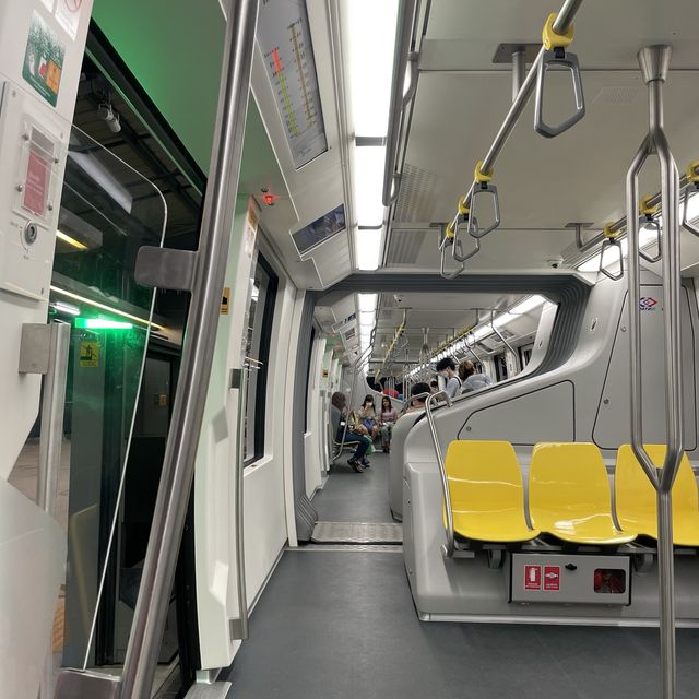 นั่งรถไฟฟ้าสายสีเหลืองฟรี : สถานีหัวหมาก - สำโรง