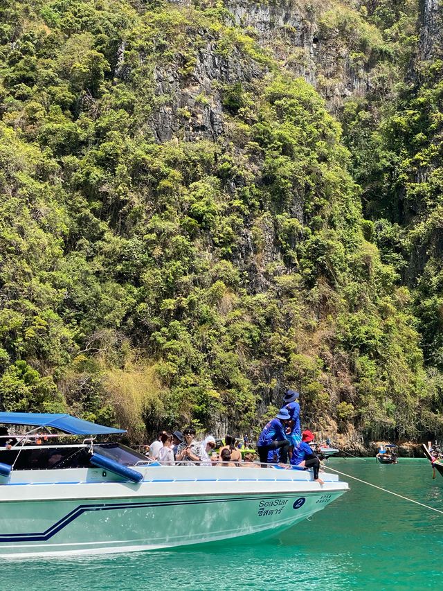 ปิเละ ลากูน เกาะพีพี จังหวัดกระบี่