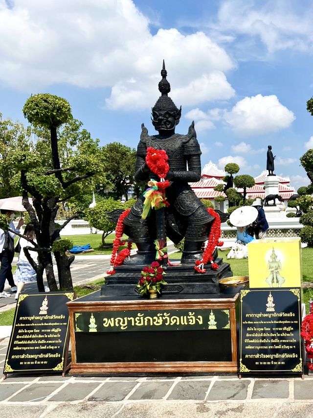ไหว้พระ ชมพระปรางค์ วัดอรุณฯ