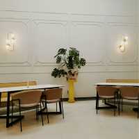 Ruma Puteh cafe