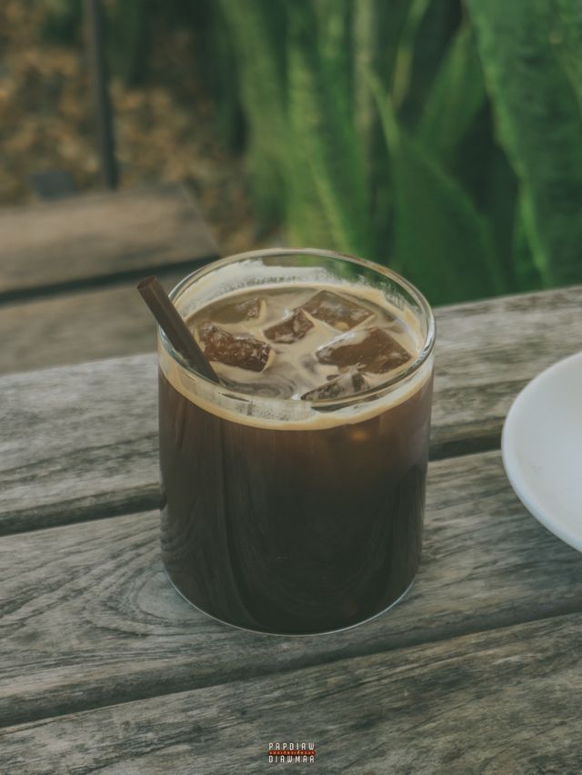 คาเฟ่ลับริมทะเลสาบในเชียงใหม่