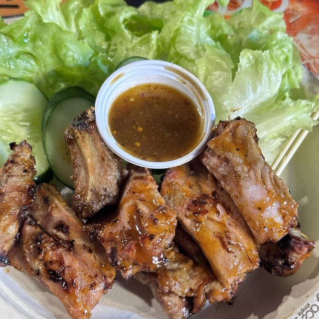 ถนนคนเดินท่าแพ ( ตลาดนัดเย็นวันอาทิตย์ )
