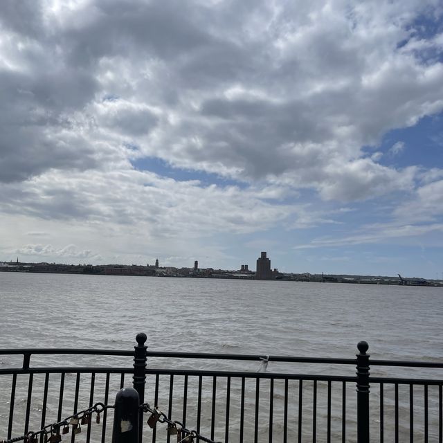 阿爾伯特碼頭 Albert Dock ⛴️在利物浦