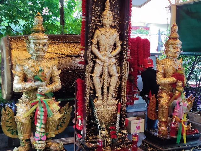 📍 วัดหัวลำโพง