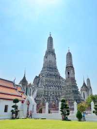 Basking in the golden glow of Wat Arun