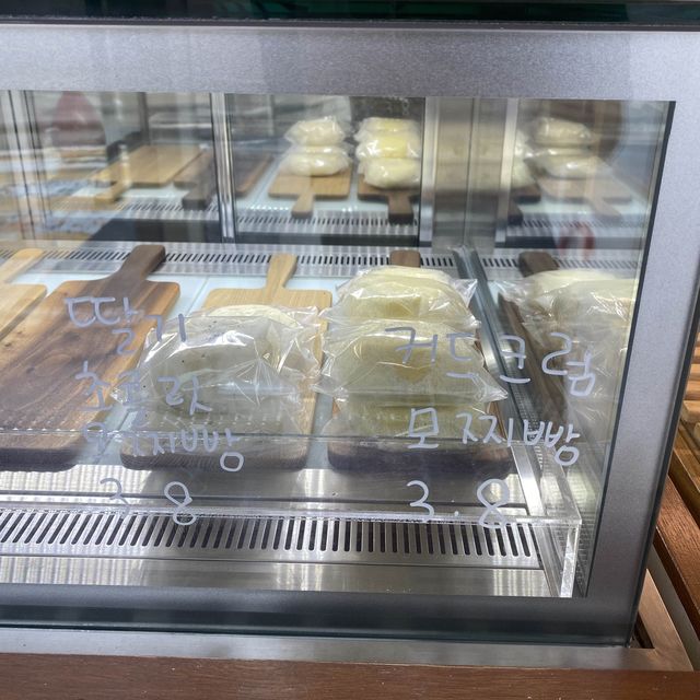 대전 핫플 카페 😋 시오네베이크샵 💛 bake