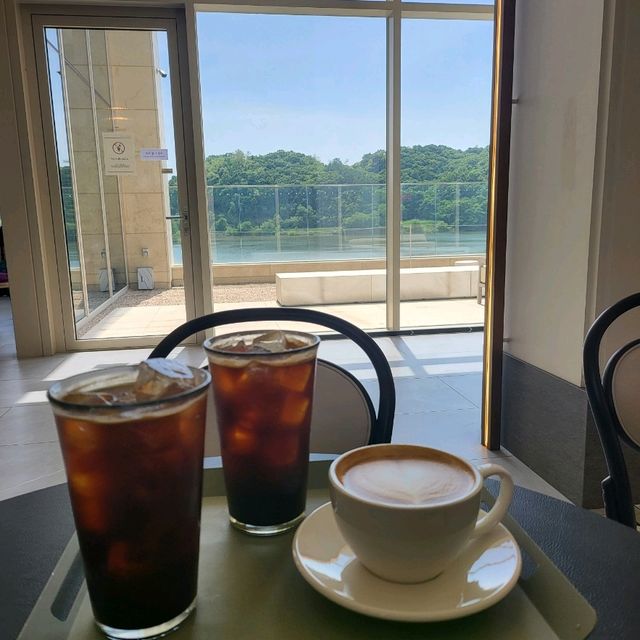 유럽감성 신상 대형카페 ☕️ 파주 모쿠슈라 프렌치카페 