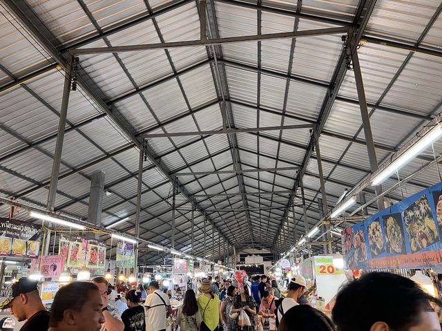Naka Weekend Market