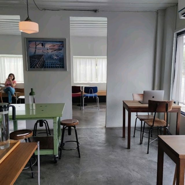 ขจี คาเฟ่ที่ได้ความรู้สึกอบอุ่น 