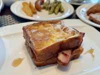 THE GATE HOTEL 雷門 by HULIC