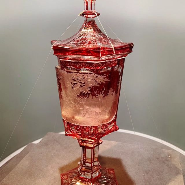 箱根玻璃之森美術館：探索奇幻的🔮玻璃藝術世界！