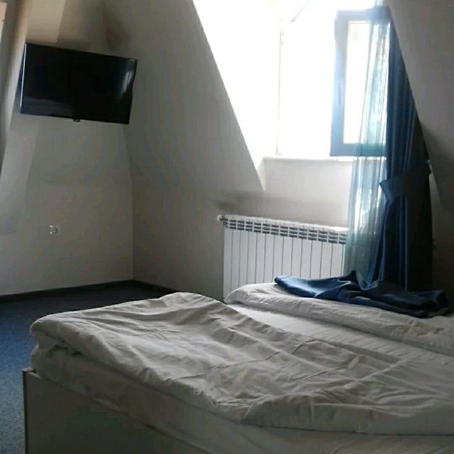 A LOVELY BLUE HOTEL NEAR THE BEACH!