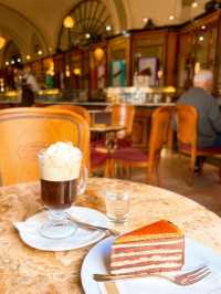 【ブダペスト🇭🇺】1858年創業！皇妃エリザベートが愛した夢みたいにかわいい老舗カフェ👸🍰🫖