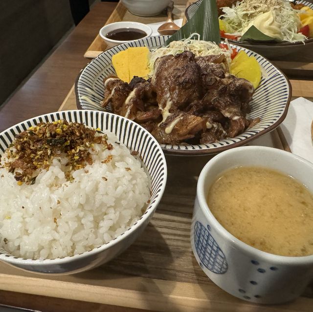 汁燒豬軟骨 d 肉淋到 唔洗點咬就食到 👍🏻