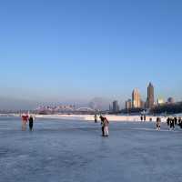 《哈爾濱美食冰雪之旅:探索中國雪鄉與大教堂》