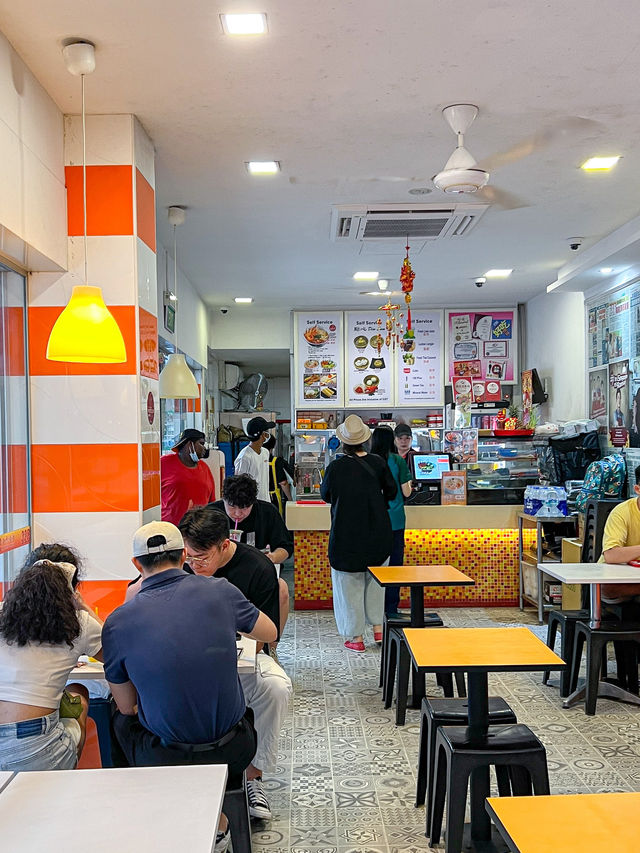 328 Laksa: A Taste of Peranakan Tradition