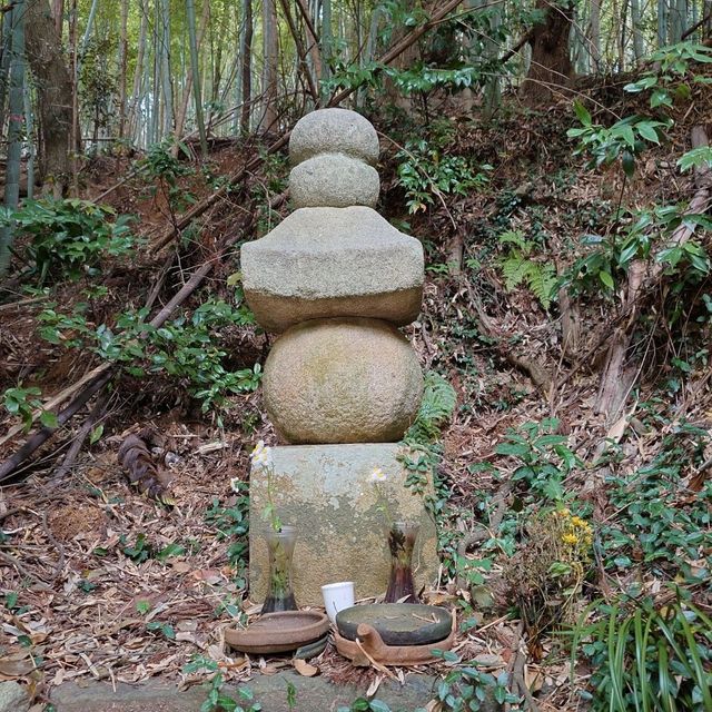 小野小町の墓（石造五輪塔）