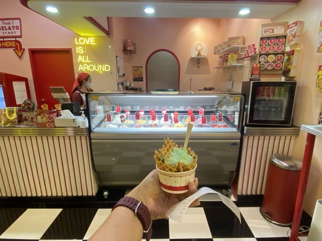 Scoops Me Up ร้านไอติมโฮมเมดย่านโรจนะ