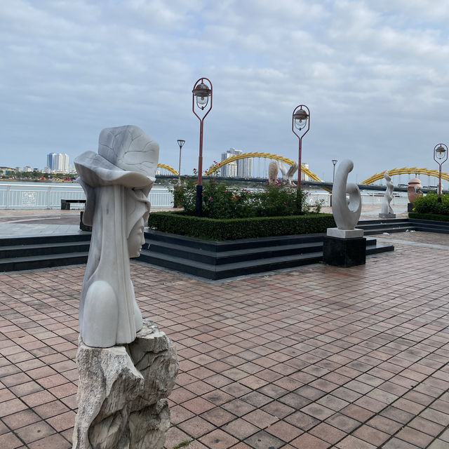 สะพานมังกรไฟ แลนด์มาร์คเมืองดานัง