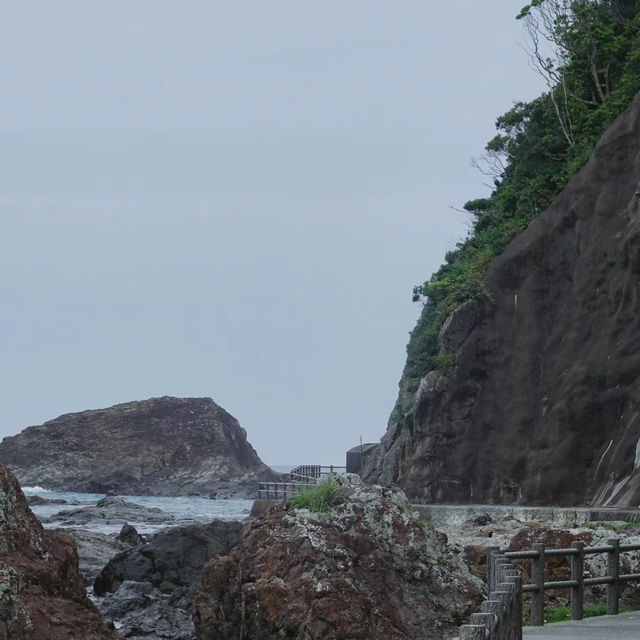 雨晴海岸：高聳崖壁，海浪聲，絕佳放鬆之選