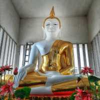 วัดพระศรีรัตนมหาธาตุ  สักการะพระพุทธชินราช