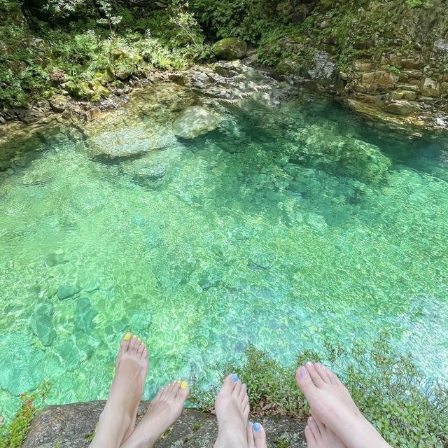 【長野】絶景エメラルドグリーンの川で川遊び