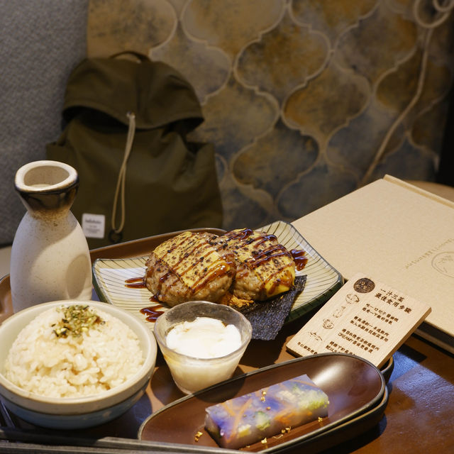 𖤣𖤥旺角Cafe│天台花園的日式料理