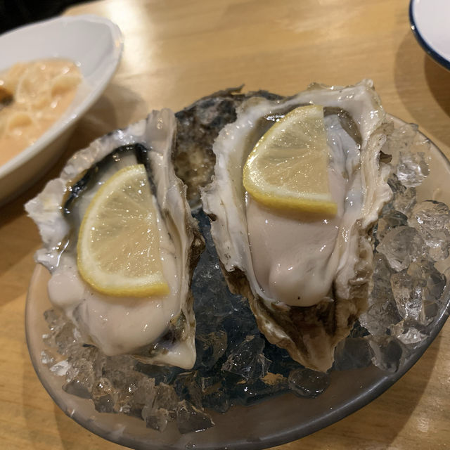 【東京🗼】牡蠣タワーとチーズが美味しい新宿のバル🦪