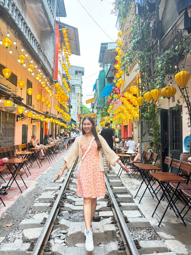 แวะเช็คอินสุดชิคที่ Train Street ในเมืองฮานอย 🚂